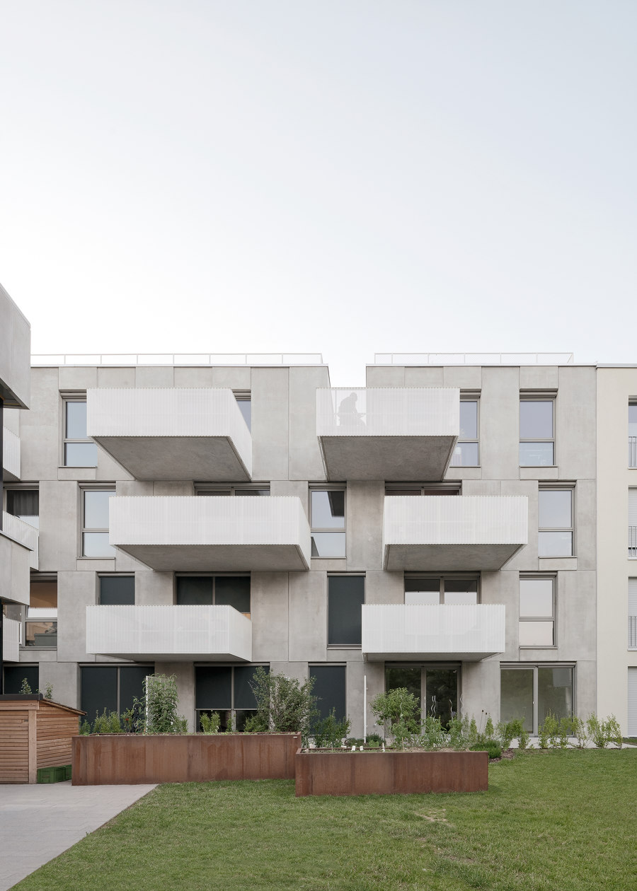 House at the Park by SOMAA | Apartment blocks