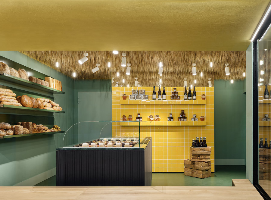 GRAU Brothandlung by SOMAA | Shop interiors