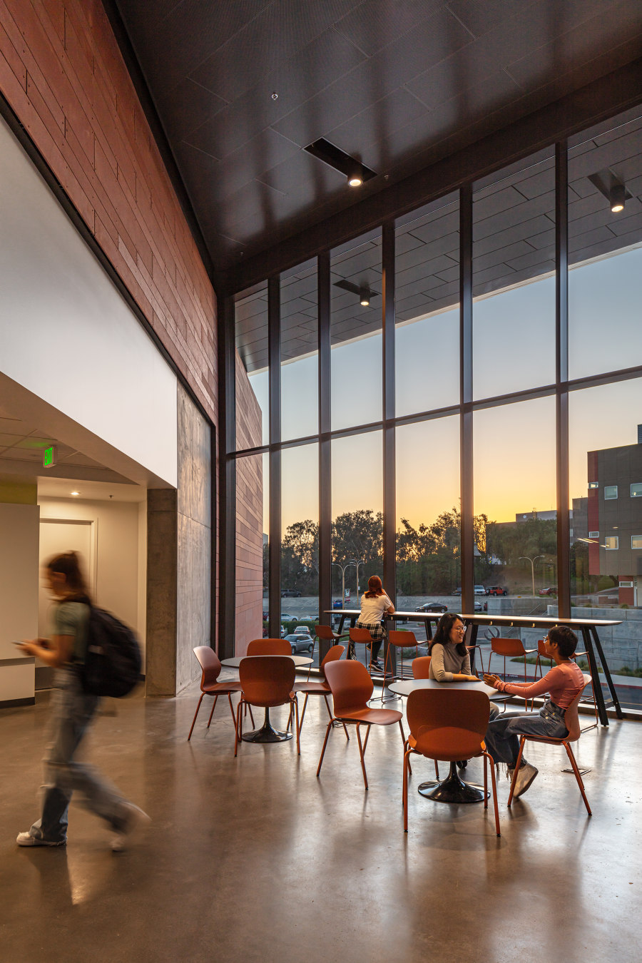 Saddleback College Advanced Technology and Applied Science Building von HED | Schulen