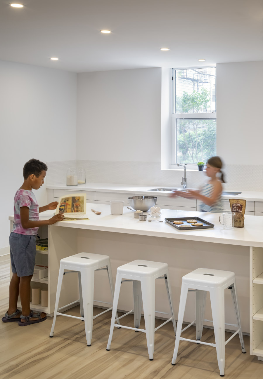 City Kids Educational Center di BAAO / Barker Associates Architecture Office | Asili nidi/Scuole materne