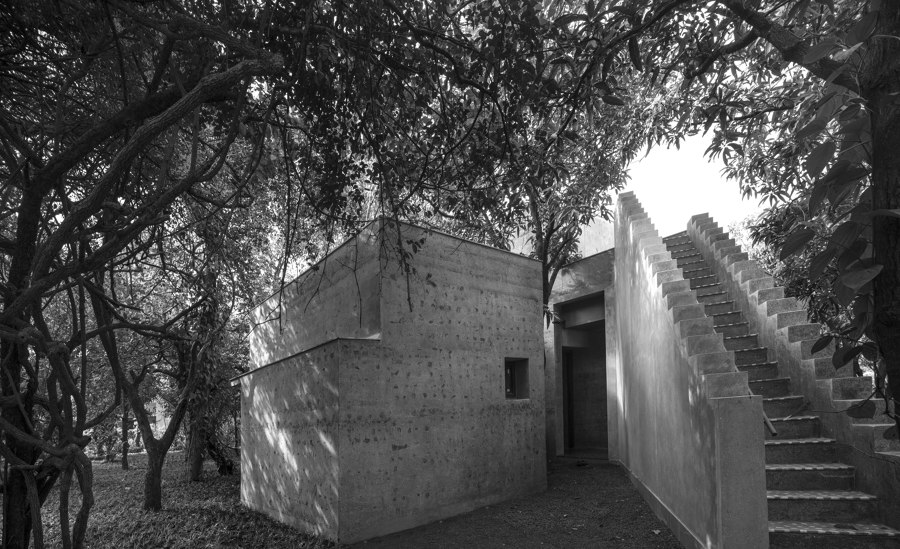 House of Concrete Experiments di Samira Rathod Design Associates | Case unifamiliari
