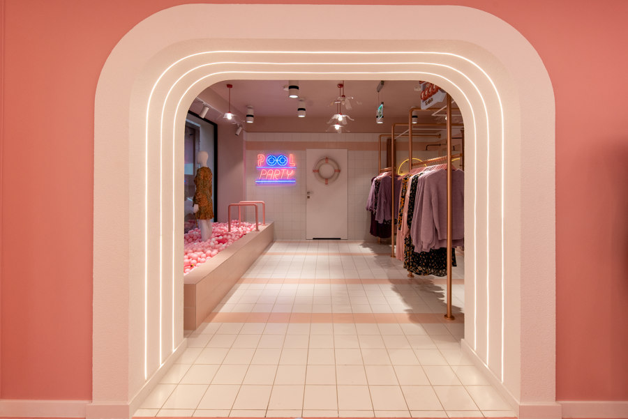 LAURELLA Fashion Store de mode:lina architekci | Diseño de tiendas