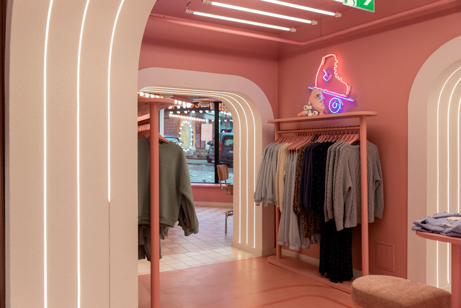 LAURELLA Fashion Store de mode:lina architekci | Intérieurs de magasin