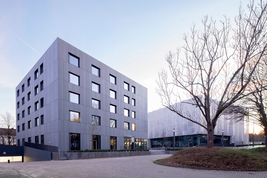 Guest house of the Textile Academy NRW di slapa oberholz pszczulny | sop architekten | Università