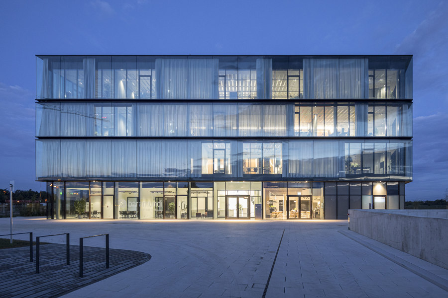 baramundi Headquarters de Henn Architekten | Bureaux