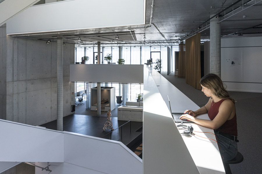 baramundi Headquarters di Henn Architekten | Spazi ufficio