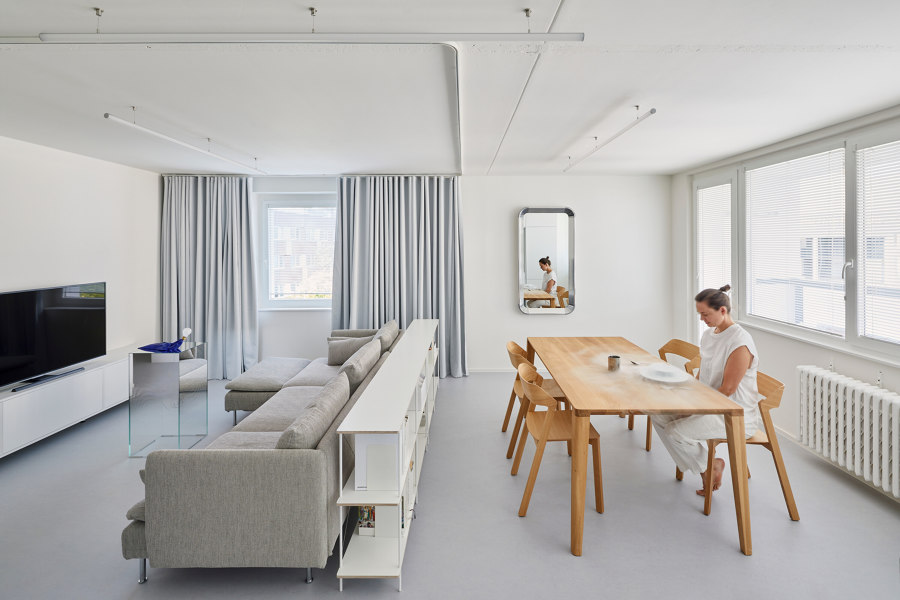 Mlékárenská Apartment di RDTH architekti | Locali abitativi