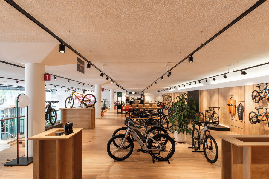 Lucien Bikestore von EGGER | Shop-Interieurs