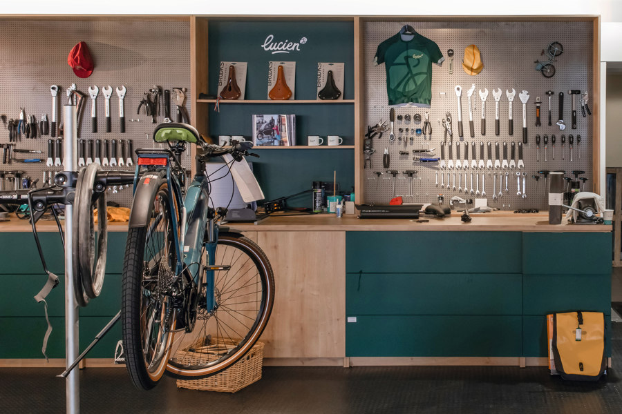 Lucien Bikestore von EGGER | Shop-Interieurs