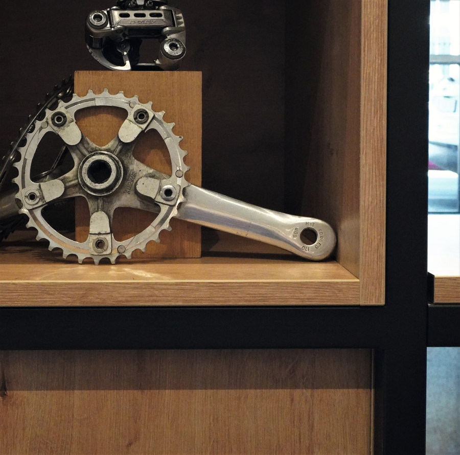 Lucien Bikestore by EGGER | Shop interiors