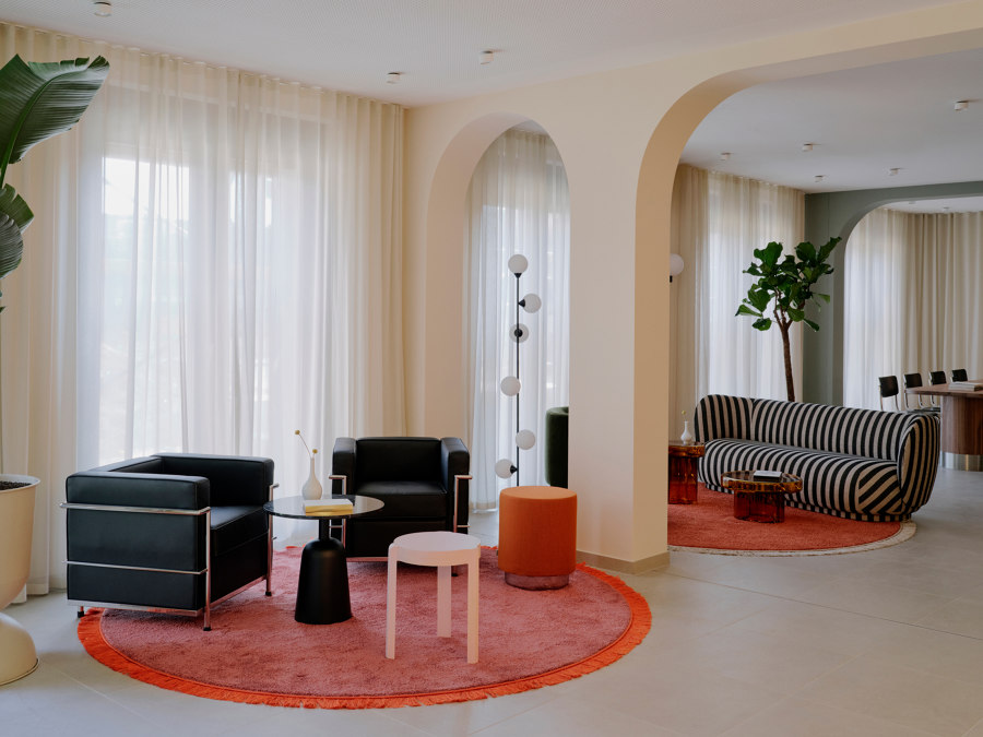 The Circus Living - Apartment House di loeserbettels Design Studio | Alberghi - Interni