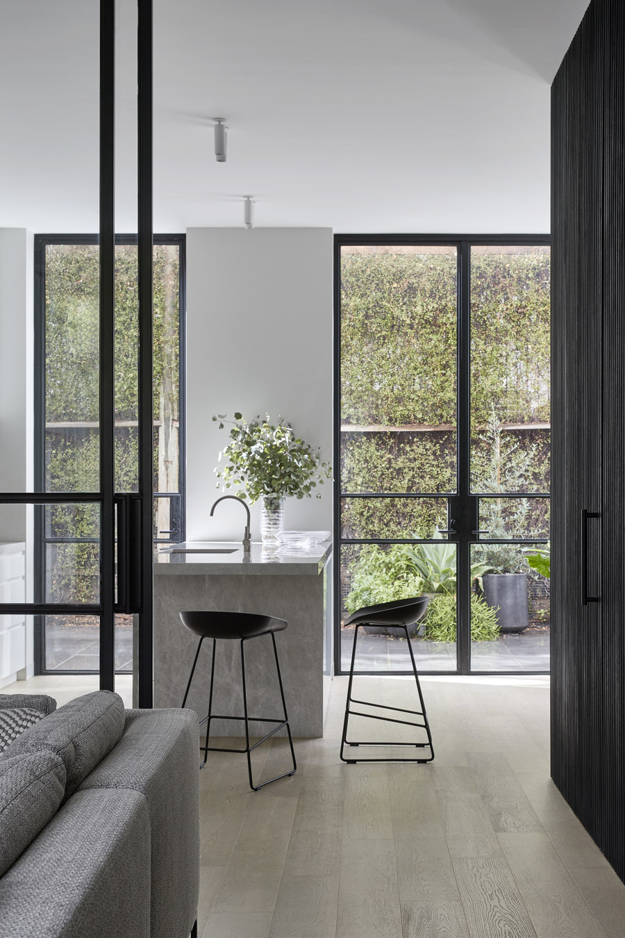 South Yarra Townhouse von Eliza Blair Architecture and Studio mkn | Wohnräume