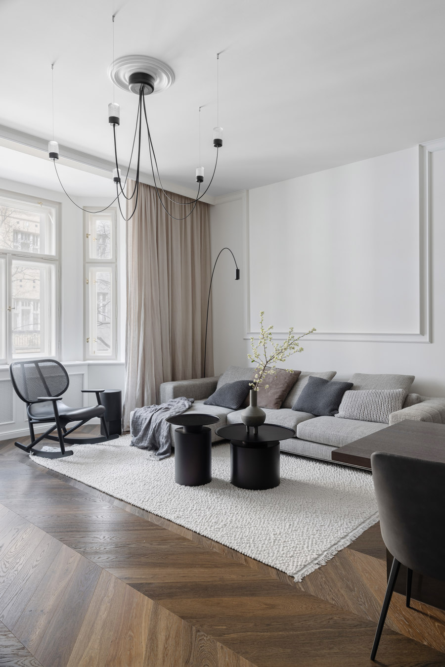 Men's Apartment in the Heart of Vinohrady von SMLXL studio | Wohnräume