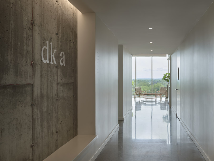 DKA's New Headquarters de DKA | Oficinas