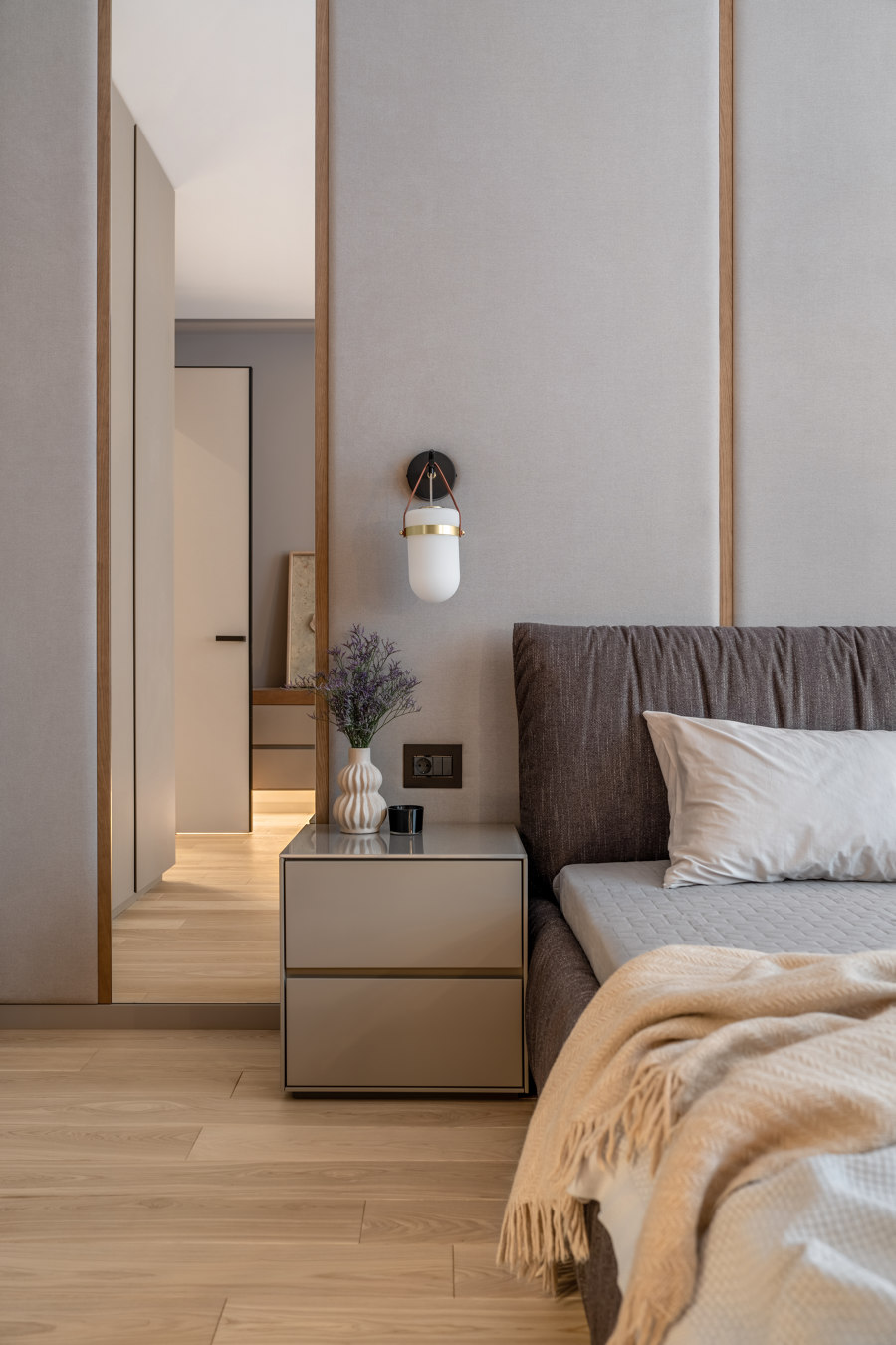 Modern Oasis of Sensual Minimalism de Alta Idea Design Studio | Pièces d'habitation