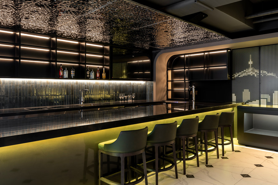 Ibis Ambassador | Bar interiors | Staron®