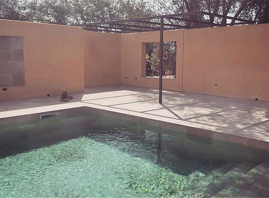 Una piscina nel paesaggio by Casalgrande Padana | Manufacturer references