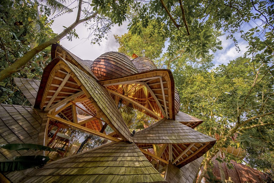 Ulaman Eco-Luxury Resort di Inspiral Architecture and Design Studios | Alberghi