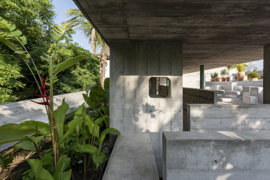 House TO di Ludwig Godefroy Architecture | Case unifamiliari