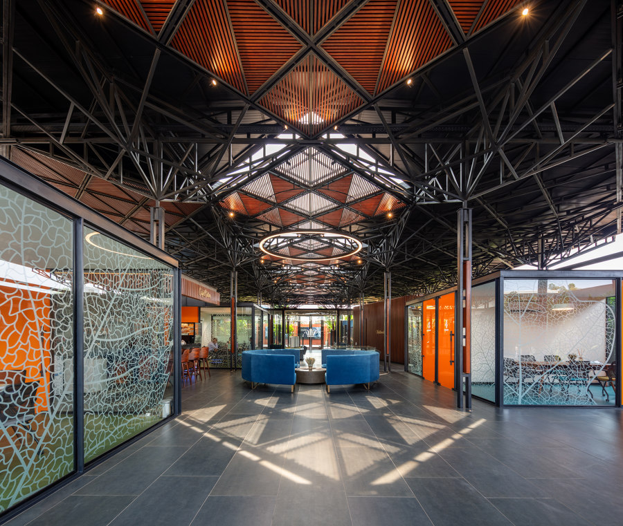 Experience Center de CnT Architects | Edificio de Oficinas