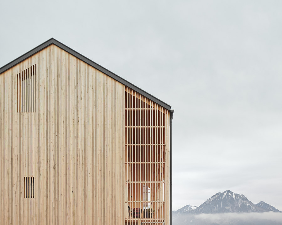 Multi-Generational House with a View de MWArchitekten | Maisons particulières