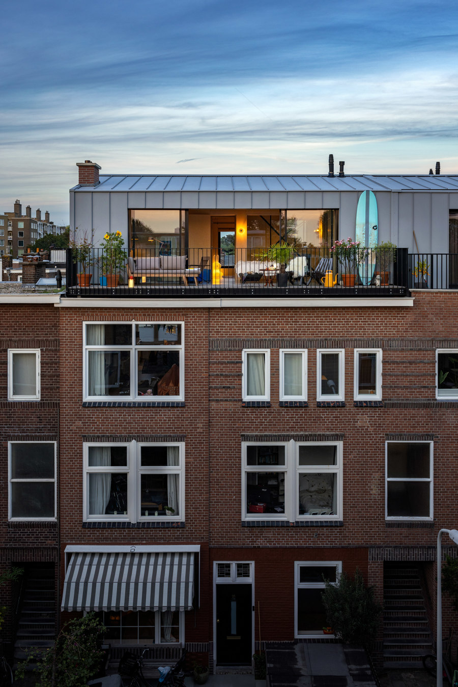 House on a House von Bloot Architecture | Einfamilienhäuser