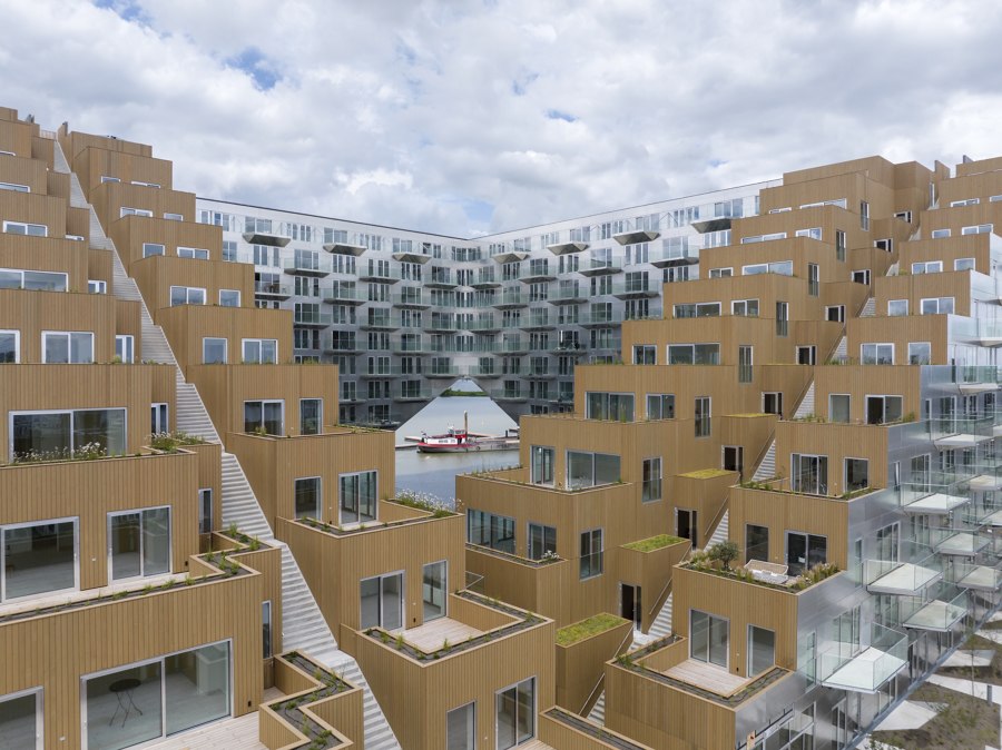 Sluishuis Residential Building von BIG / Bjarke Ingels Group | Mehrfamilienhäuser