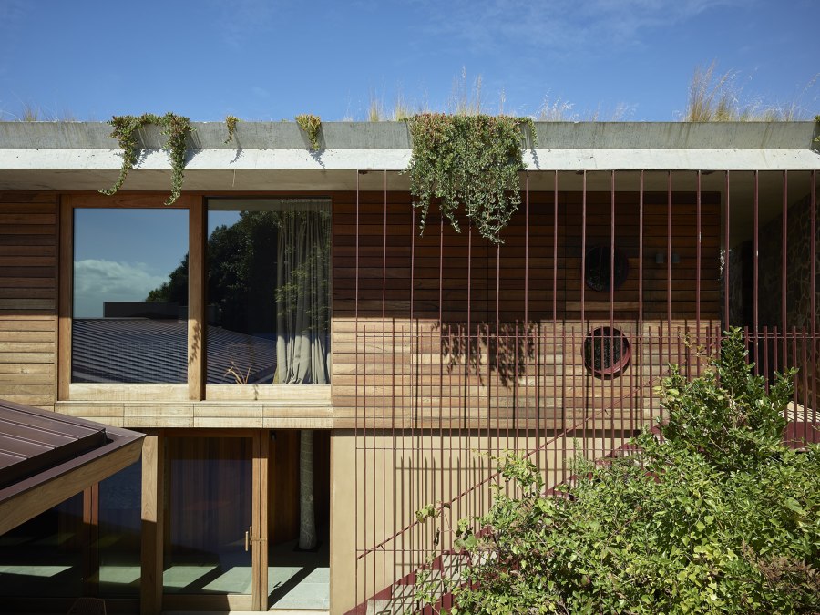 Flinders House by Kennedy Nolan Architects | Detached houses