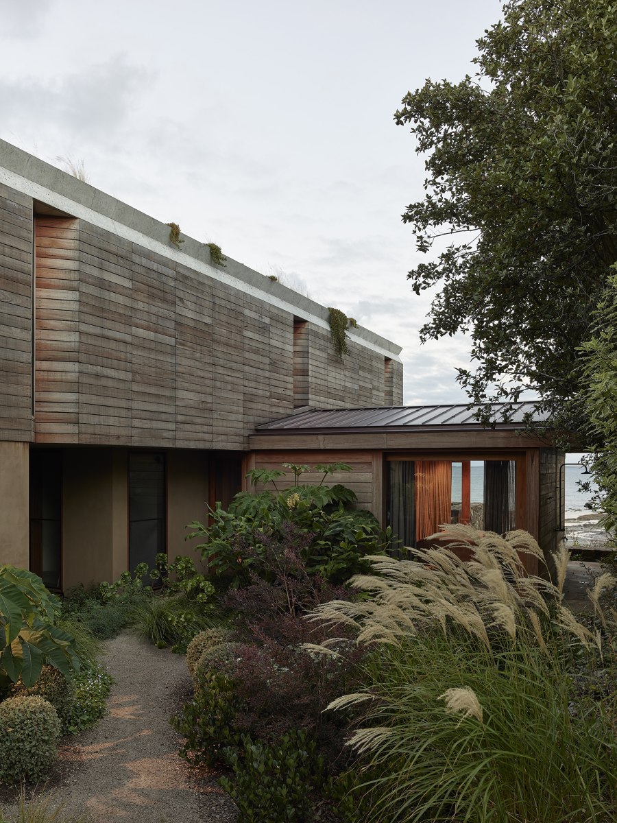 Flinders House by Kennedy Nolan Architects | Detached houses