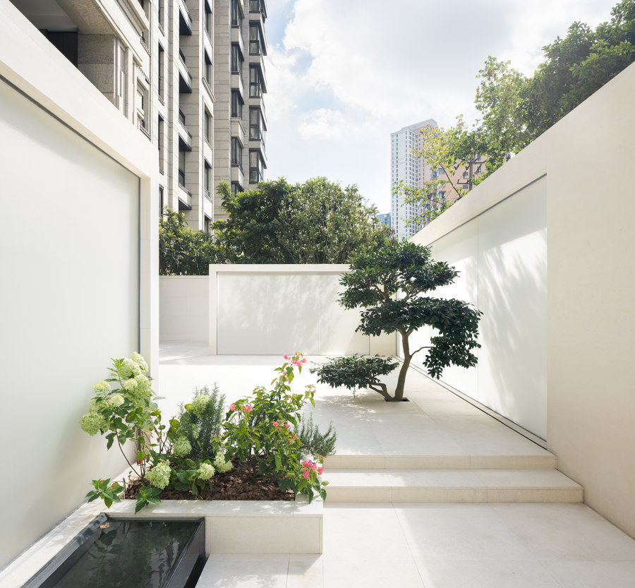 Garden Gallery Residence by Yatofu Creatives | Living space