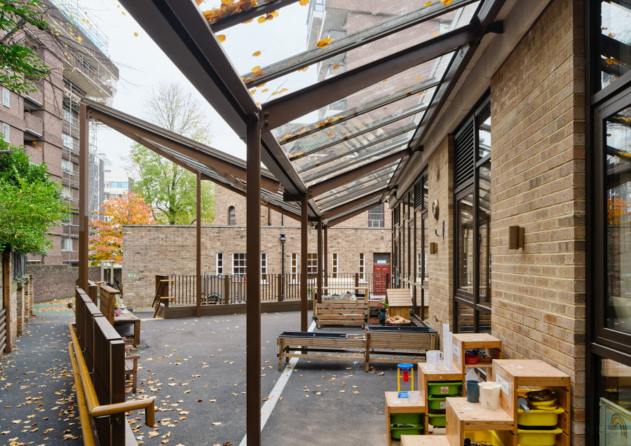 St Christina's Primary School von Paul Murphy Architects | Schulen