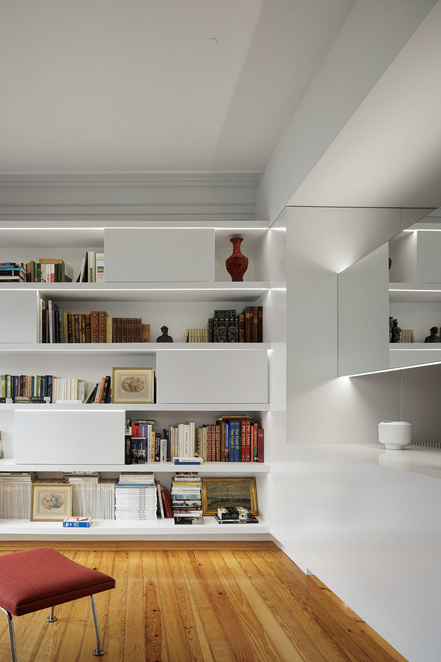 AN Apartment by Nuno Miguel Dias Arquitecto | Living space