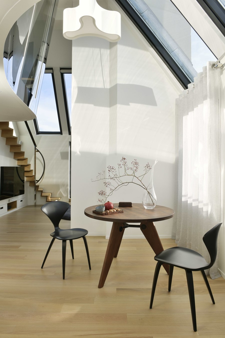 VILLA ROOF by Maxime d'Angeac | Living space