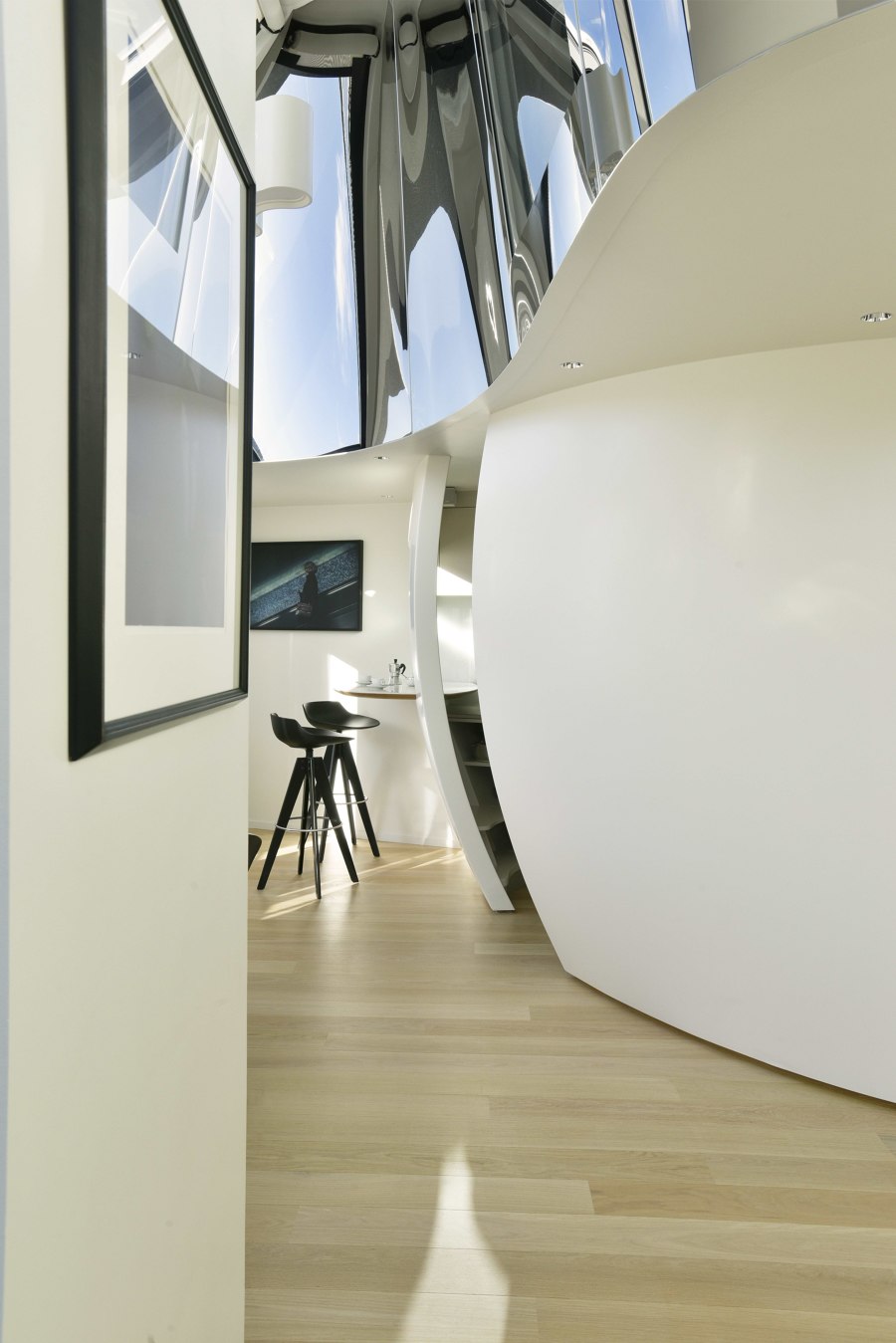 VILLA ROOF by Maxime d'Angeac | Living space