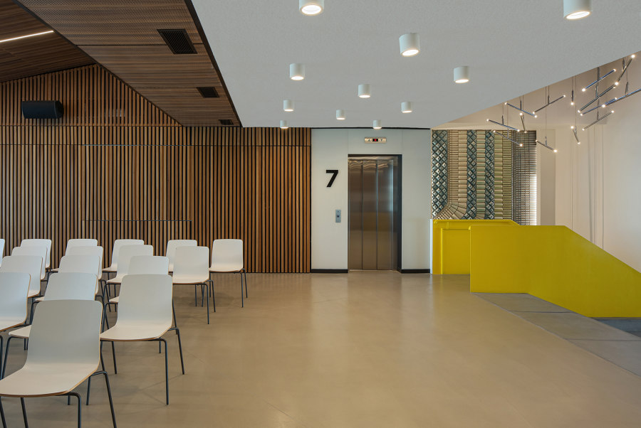IzQ Innovation Center von Ofisvesaire | Bürogebäude