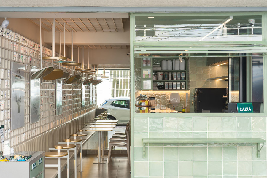 Cafeteria Montibeller To Go | Café interiors | Térreo Arquitetos