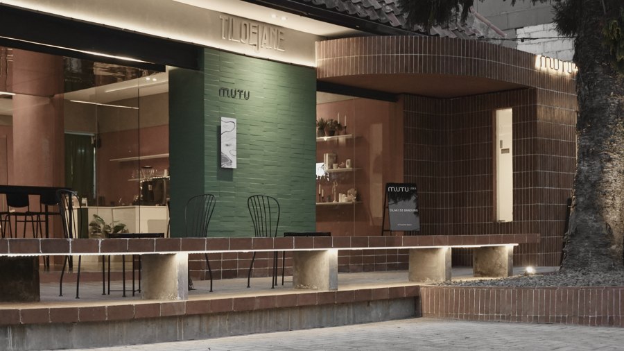 Mutu Loka Cafe de Aaksen Responsible Aarchitecture | Cafeterías - Interiores