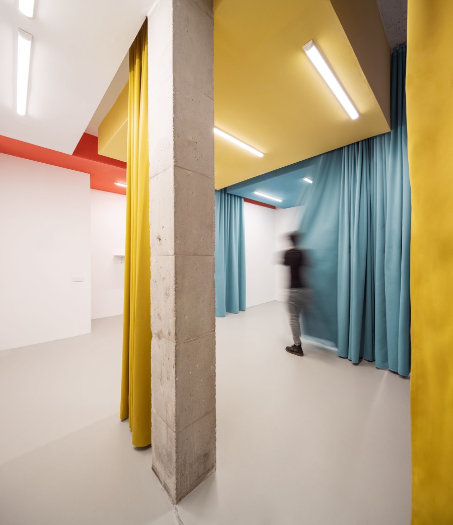 Coworking Space in Baró de Viver de midori arquitectura | Bureaux