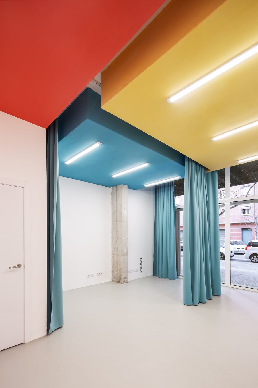 Coworking Space in Baró de Viver de midori arquitectura | Oficinas