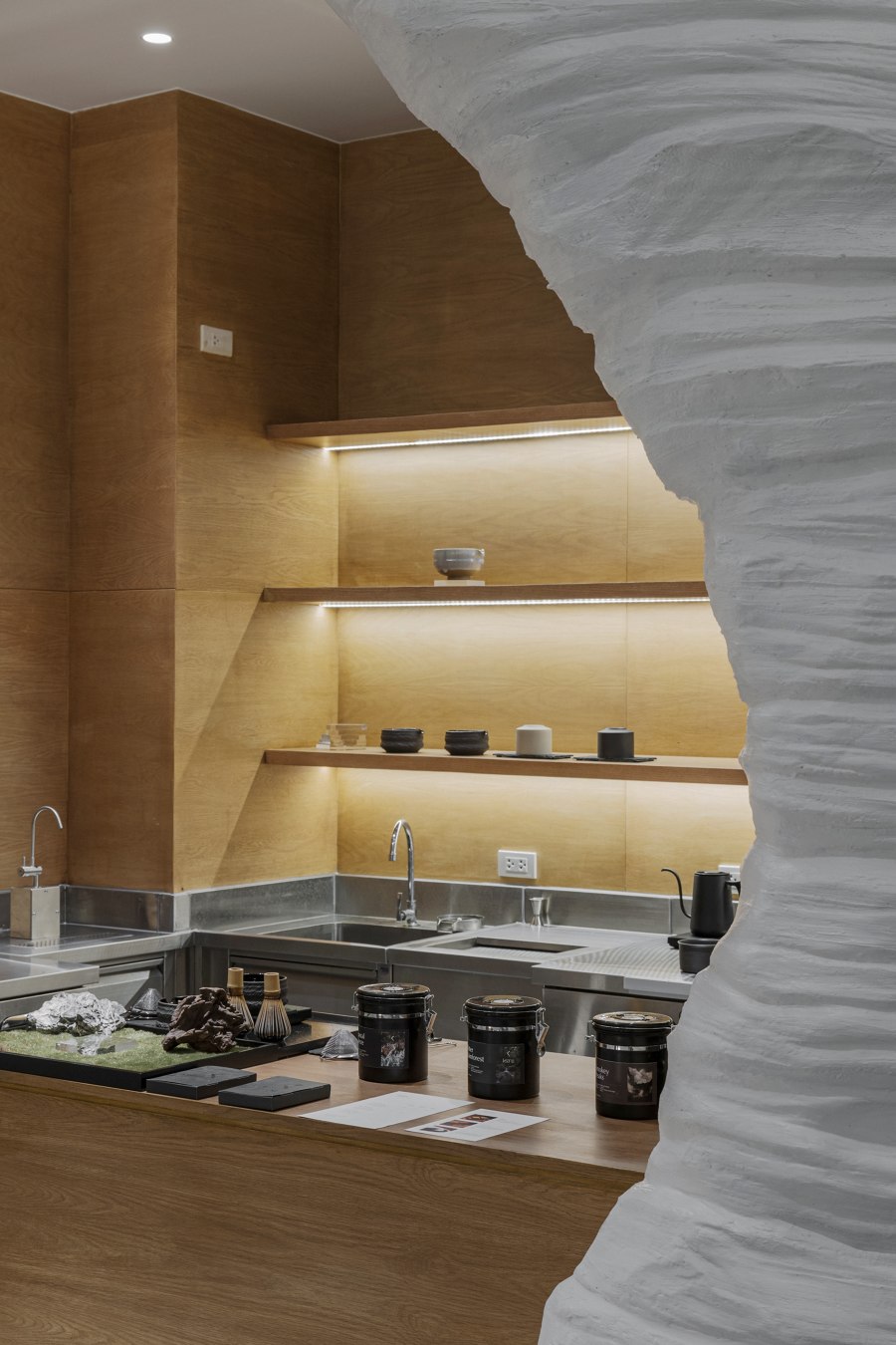 KSANA Tea House von Juti architects | Bar-Interieurs