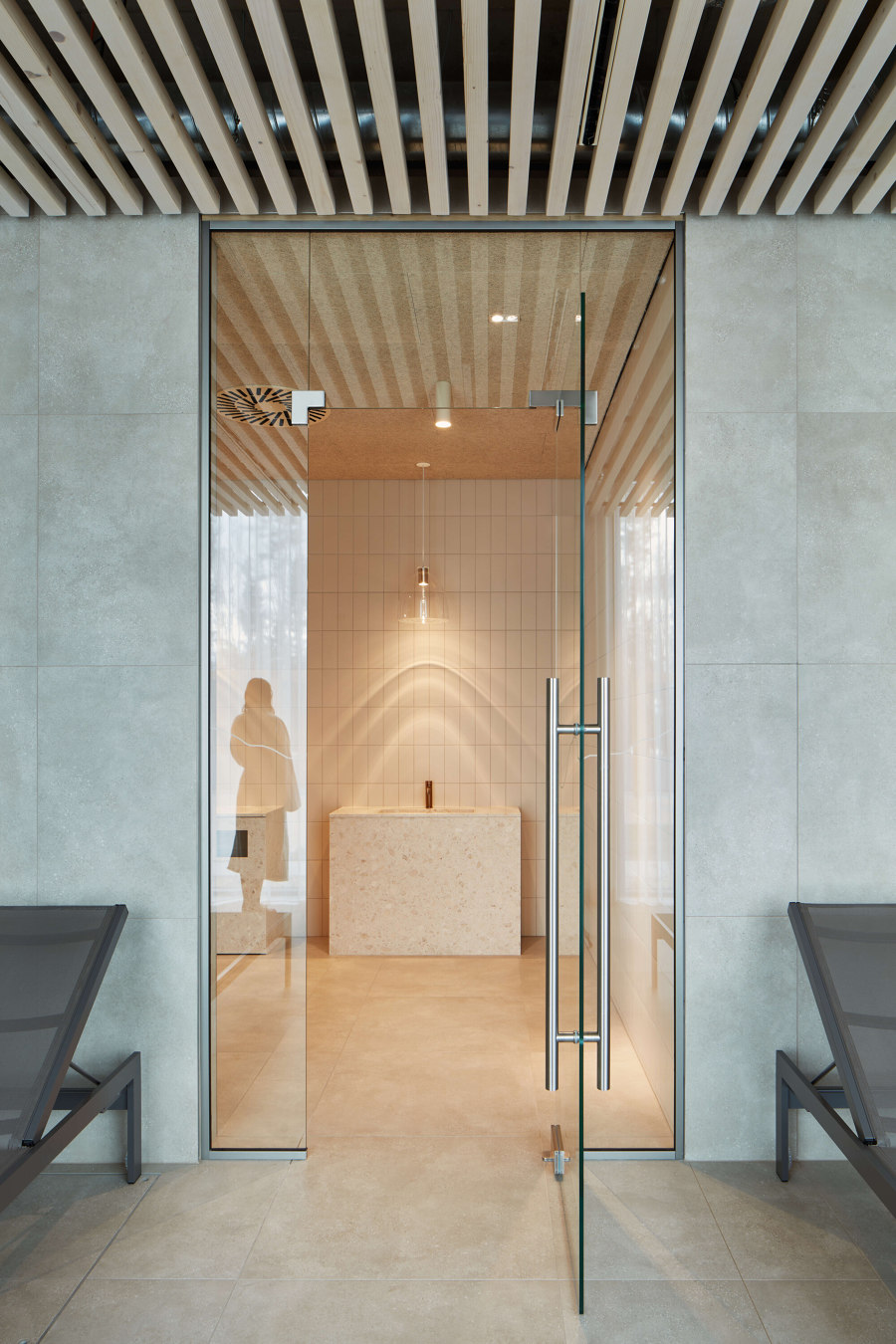 Sauna World in Trebon von Plus One Architects | Spa Anlagen