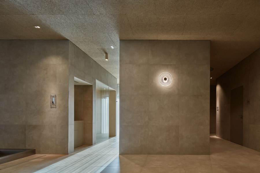 Sauna World in Trebon de Plus One Architects | Instalaciones Spa