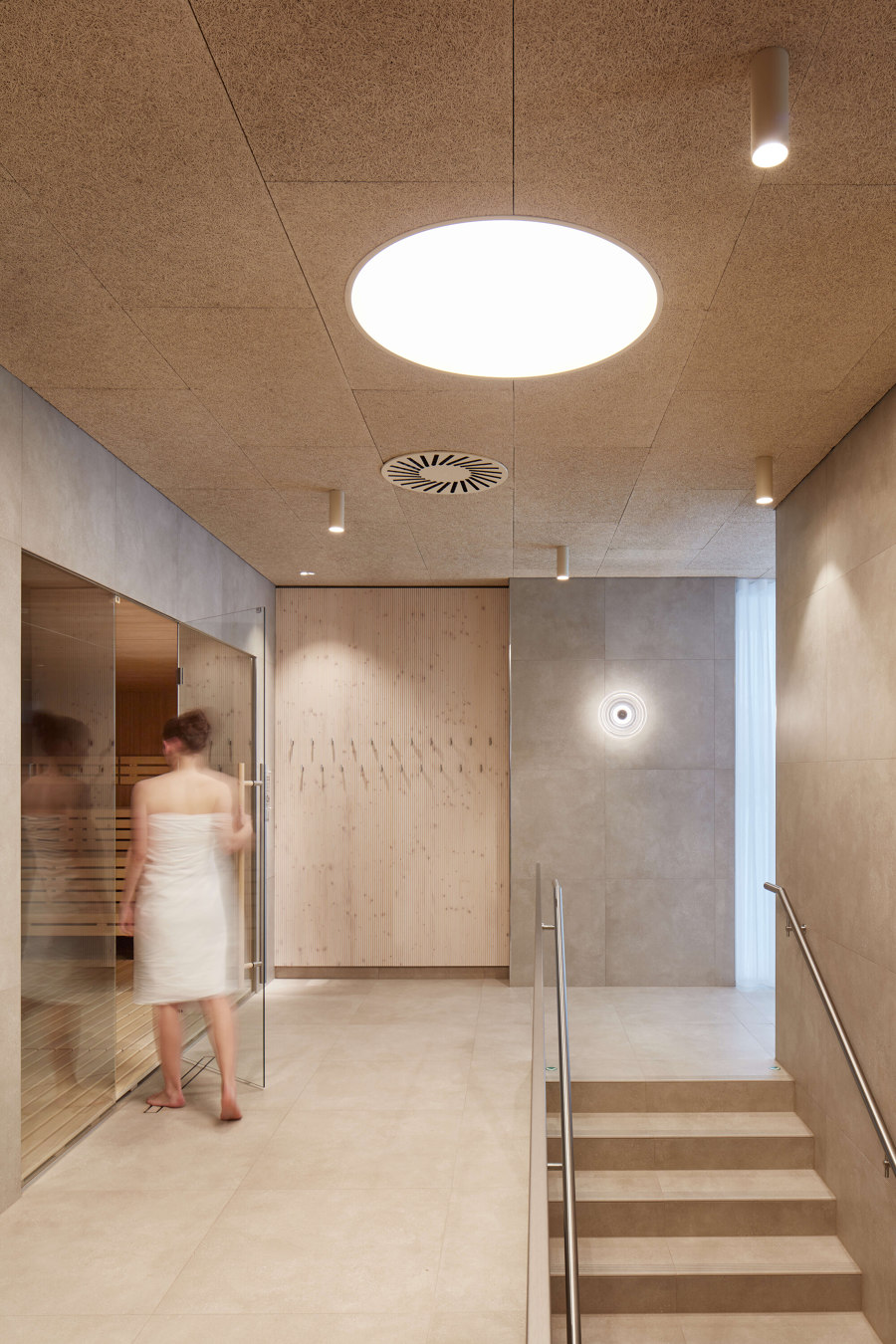 Sauna World in Trebon von Plus One Architects | Spa Anlagen