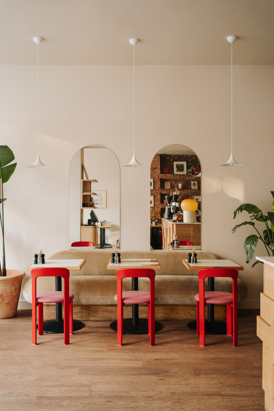 Beam Cafe von Ola Jachymiak Studio | Café-Interieurs