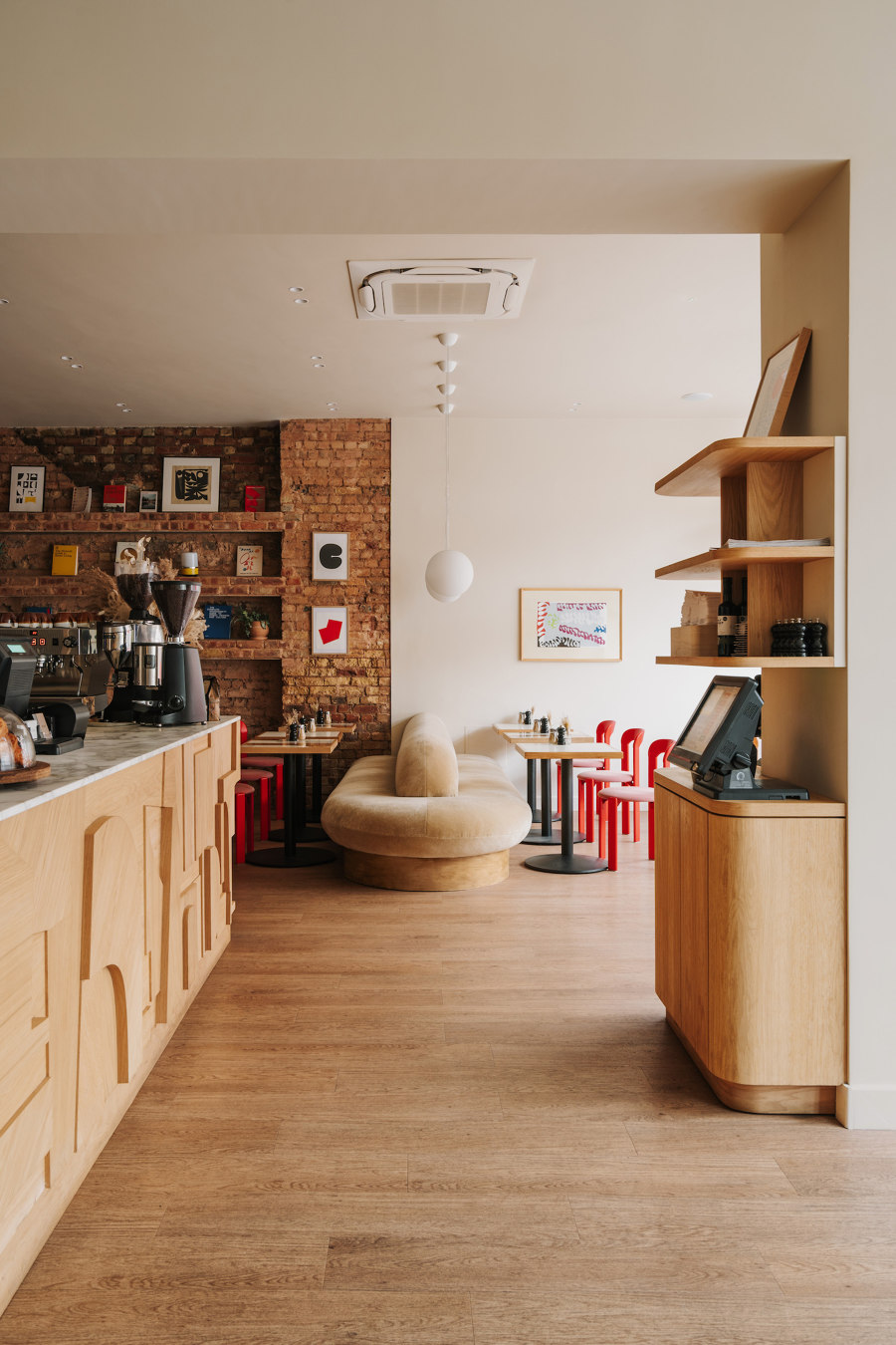 Beam Cafe von Ola Jachymiak Studio | Café-Interieurs