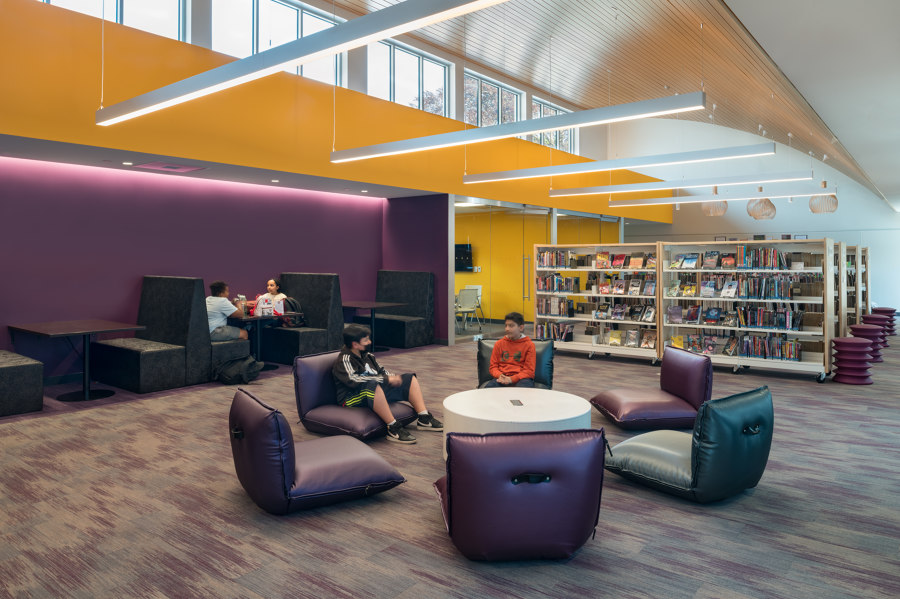 Charlotte & William Bloomberg Medford Public Library di Schwartz/Silver Architects | Biblioteche