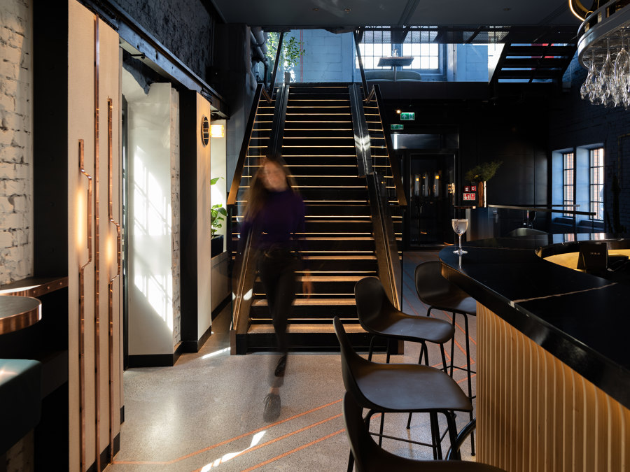 Dock 19 by Boris Kudlička with Partners | Bar interiors