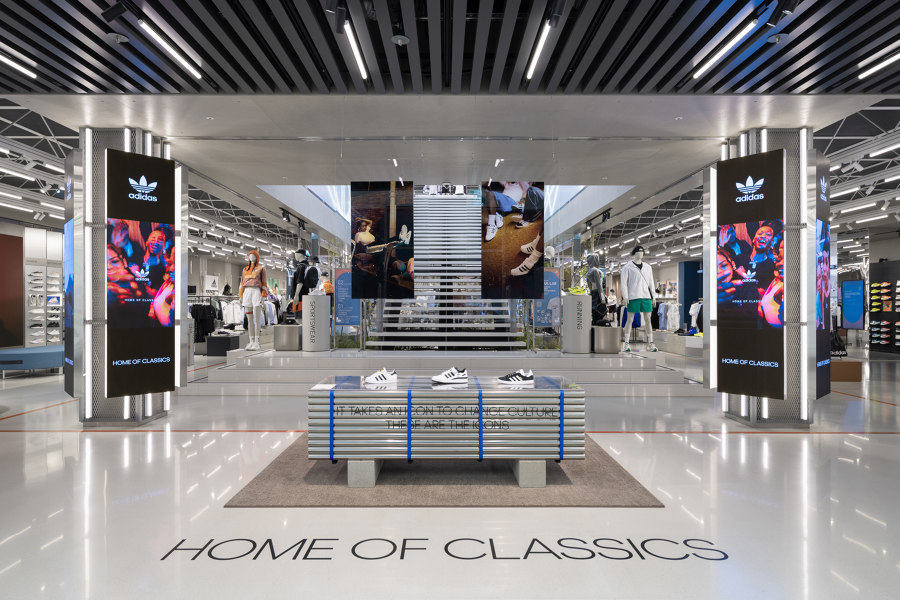 adidas Asia Pacific Flagship Seoul de Various Associates | Intérieurs de magasin