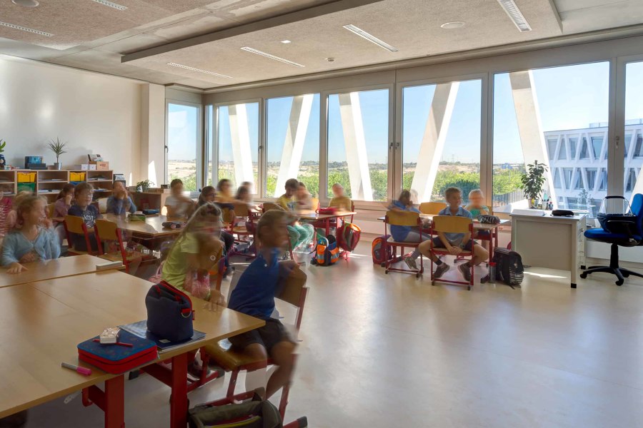 German School Madrid de Grüntuch Ernst Architekten | Écoles