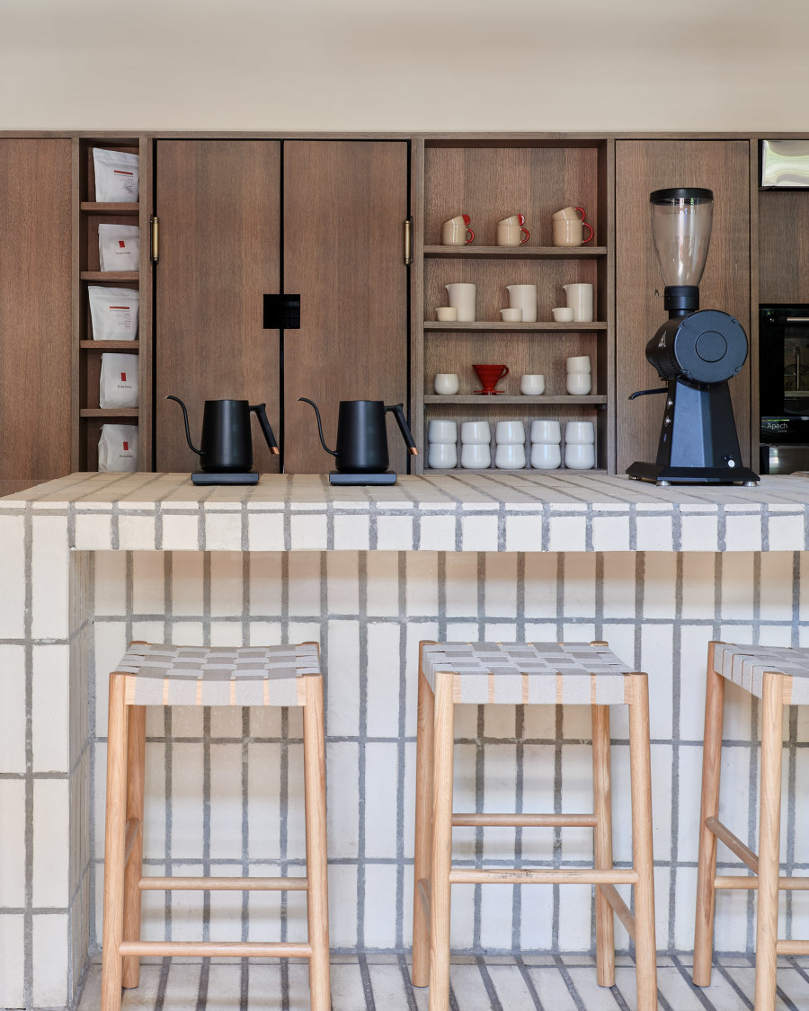 Julius Café von NAAW | Café-Interieurs